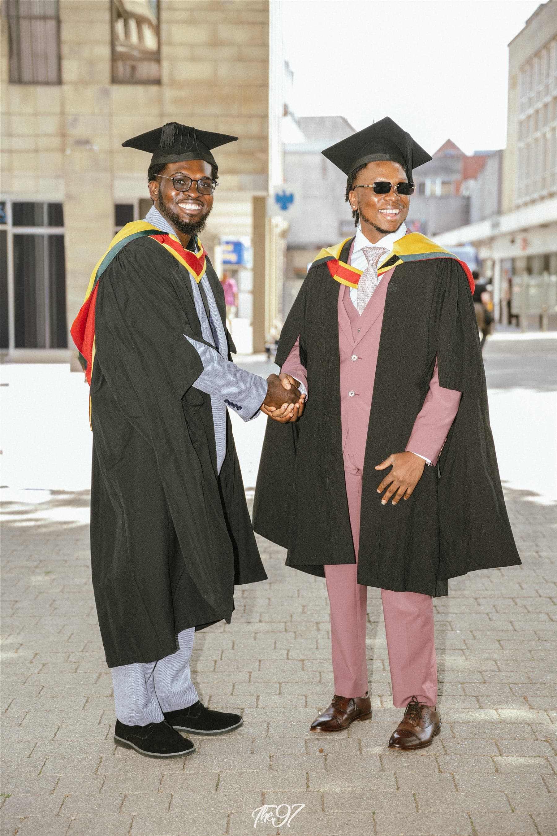 Àlọbọ̀ Travels graduates celebrating together after their UK ceremony